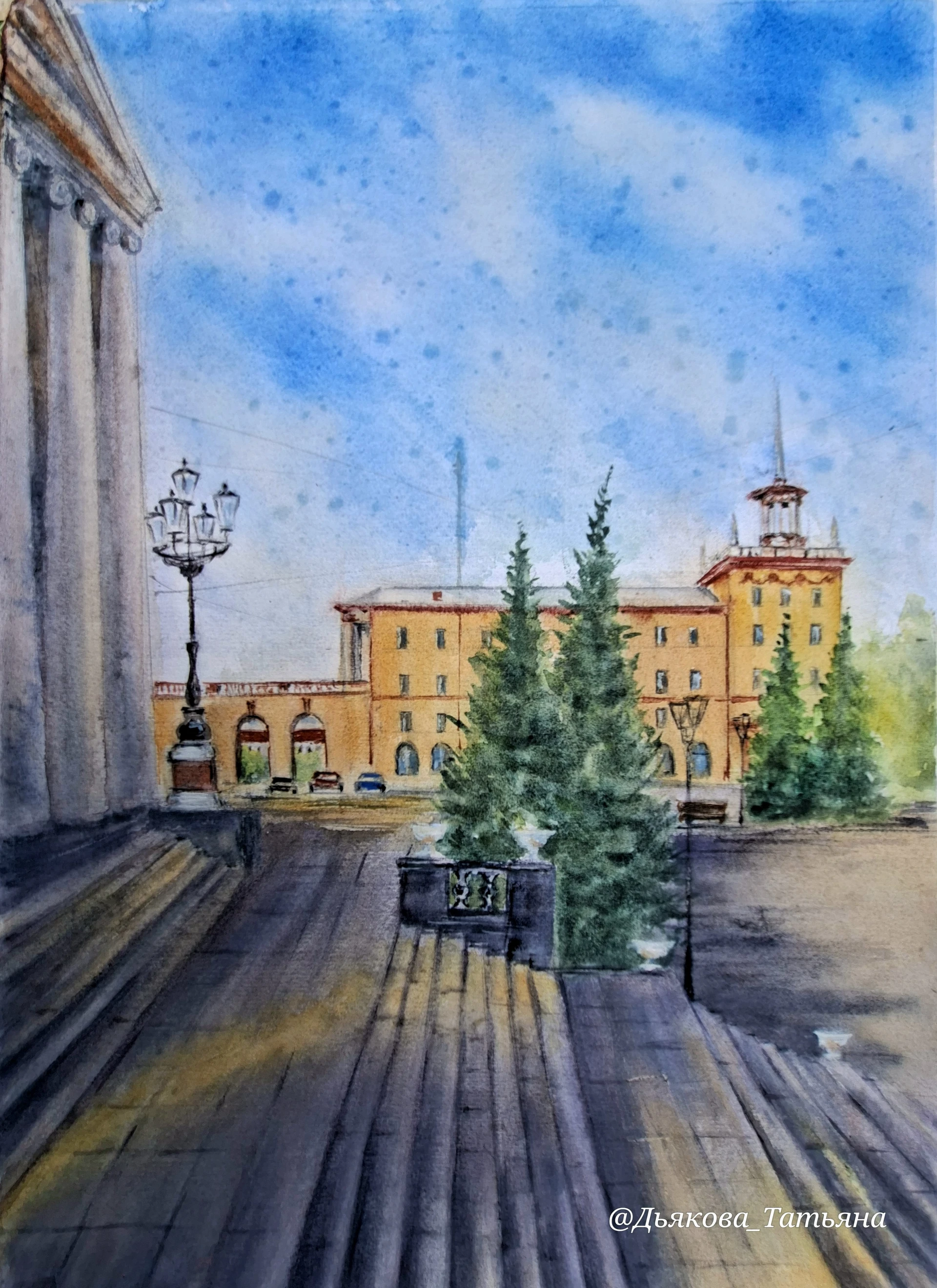 На ступенях театра